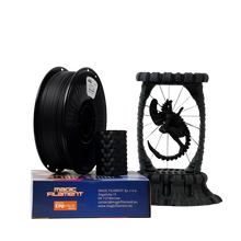 Magic Filament TPU filament 1.75mm in black — flexible Shore 95A, bends and stretches back to shape — 1kg vacuum-sealed spool, RoHS & REACH certified